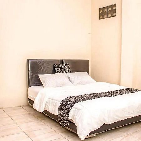 Samar Wulu Guest House Syariah Mitra Reddoorz Near Ketapang Ketapang  Exteriér fotografie