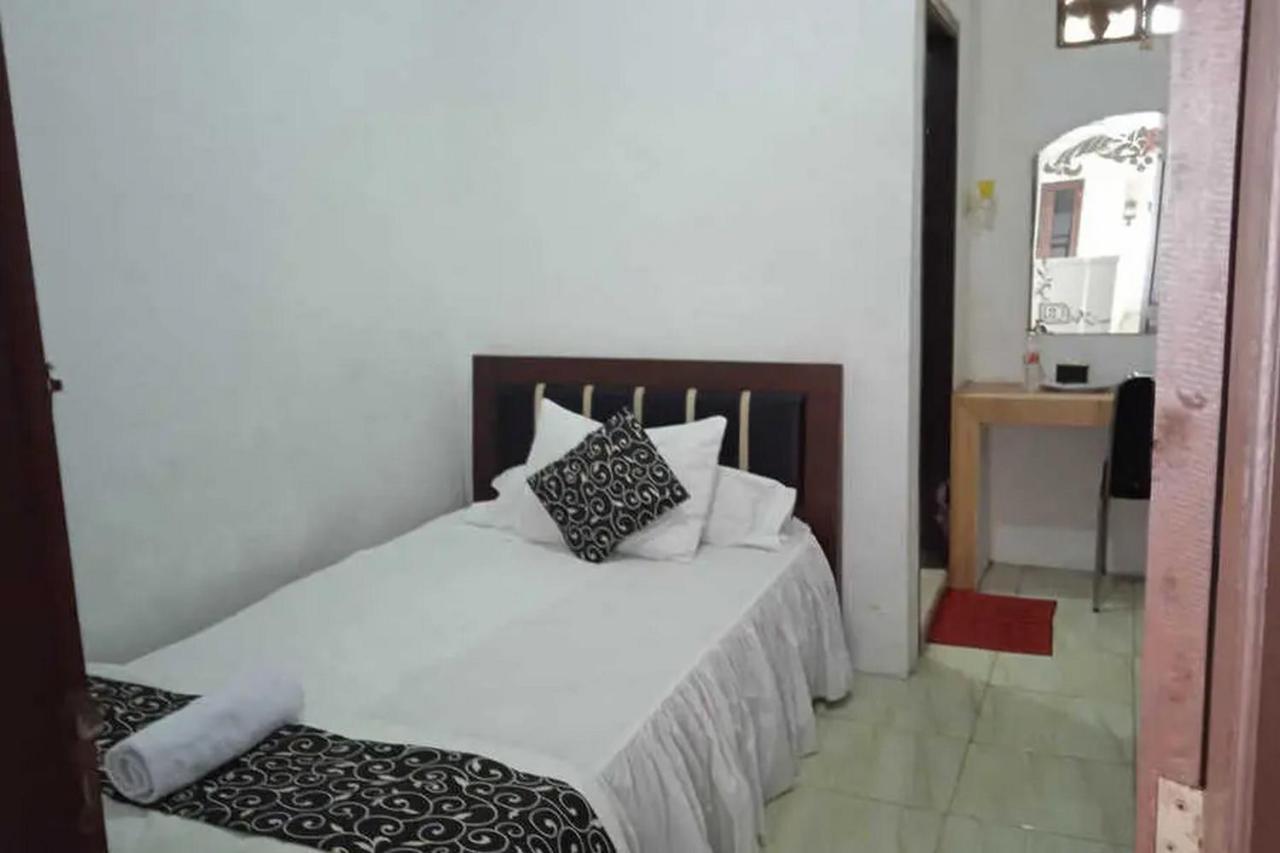 Samar Wulu Guest House Syariah Mitra Reddoorz Near Ketapang Ketapang  Exteriér fotografie